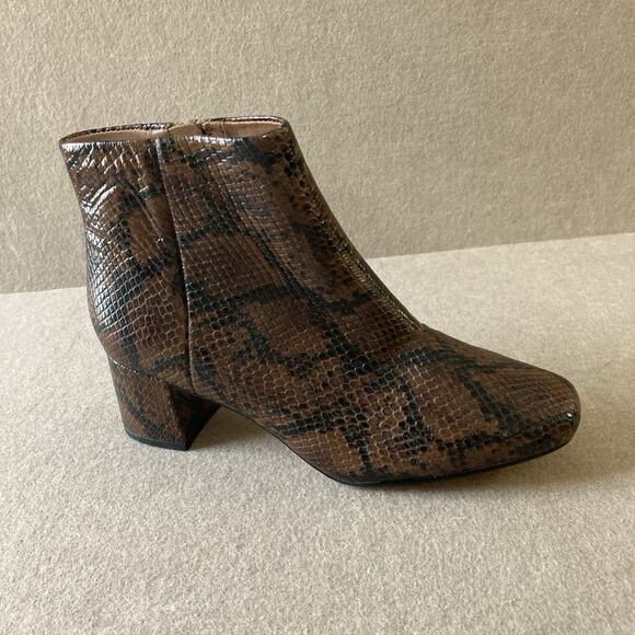 Clarks Womens Sheer Flora Boots Sz 8 Leather Snake Print Ankle Southwestern - Picture 2 of 7
